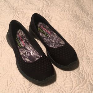 Skechers Memory Foam slip-ons